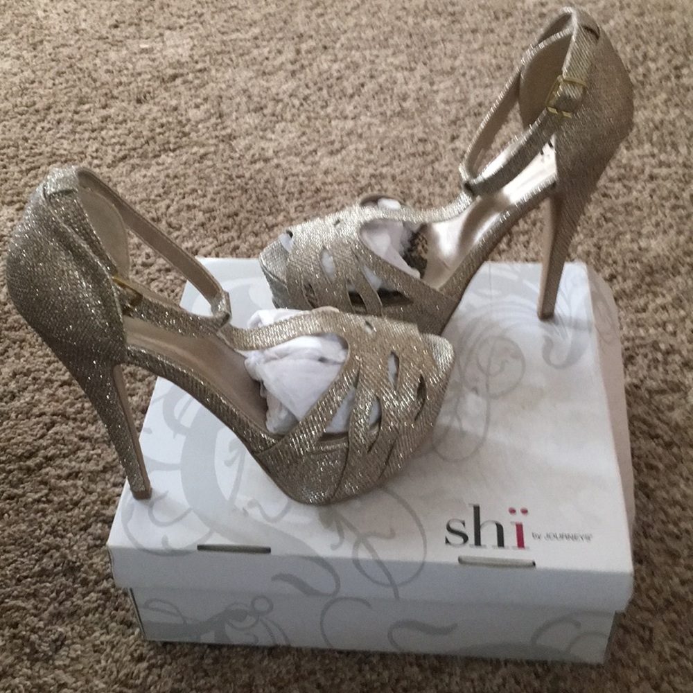 Fancy Champagne Shi size 8